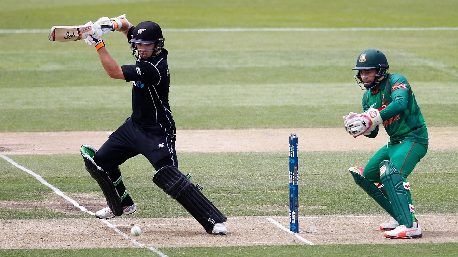 CHRISTCHURCH, NEW ZEALAND - DECEMBER 26:  Tom Latham of New Zealand bats during the first One Day International match between New Zealand and Bangladesh at Hagley Oval on December 26, 2016 in Christchurch, New Zealand.  (Photo by Martin Hunter/Getty Images)