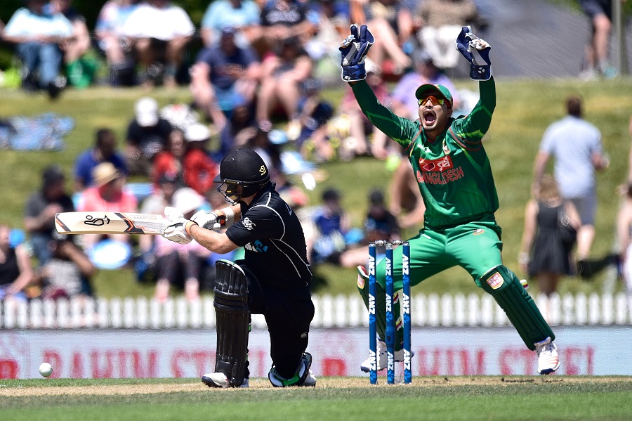 Bangladesh's keeper (R) Nurul Hasan Sohan calls for an LBW decision on New Zealand's Tom Latham during the 2nd one day international cricket match match between New Zealand and Bangladesh at the Saxton Oval in Nelson on December 29, 2016.  / AFP / Marty Melville        (Photo credit should read MARTY MELVILLE/AFP/Getty Images)