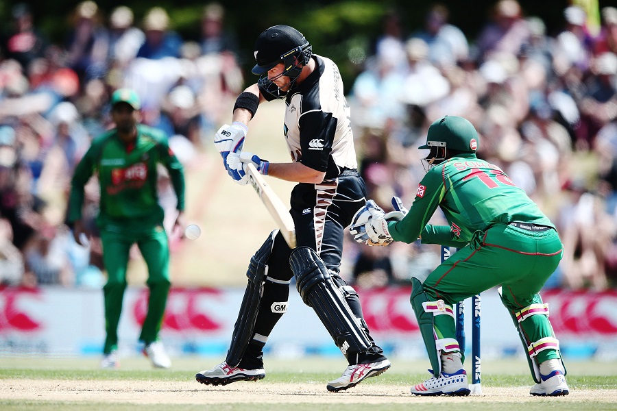 MOUNT MAUNGANUI, NEW ZEALAND - JANUARY 08: Corey Anderson of New Zealand bats during the third Twenty20 International match between New Zealand and Bangladesh at Bay Oval on January 8, 2017 in Mount Maunganui, New Zealand.  (Photo by Anthony Au-Yeung/Getty Images)