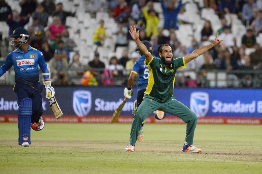 South Africa's Imran Tahir appeals for LBW for Sri Lanka's Nuwan Kulasekra, during their One Day International(ODI) cricket match against Sri Lanka, at Newlands Cricket stadium on February 7, 2017, in Cape Town.  / AFP PHOTO / RODGER BOSCH