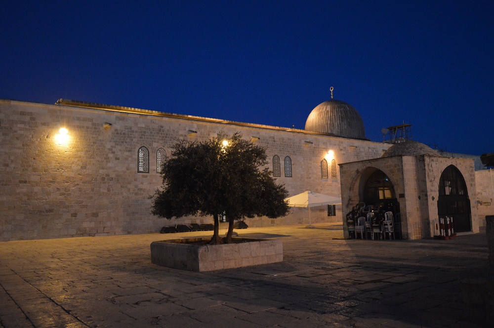 Aqsa-masjid-night-time