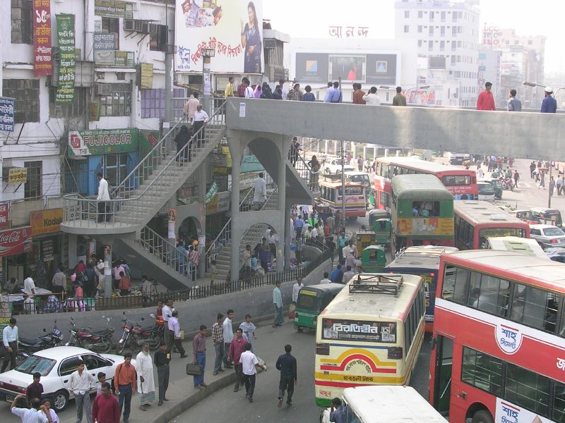 busy_dhaka_intersection