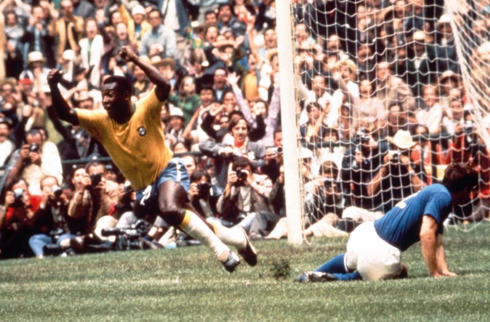 Pelé_Scores!_World_Cup_Final,_1970